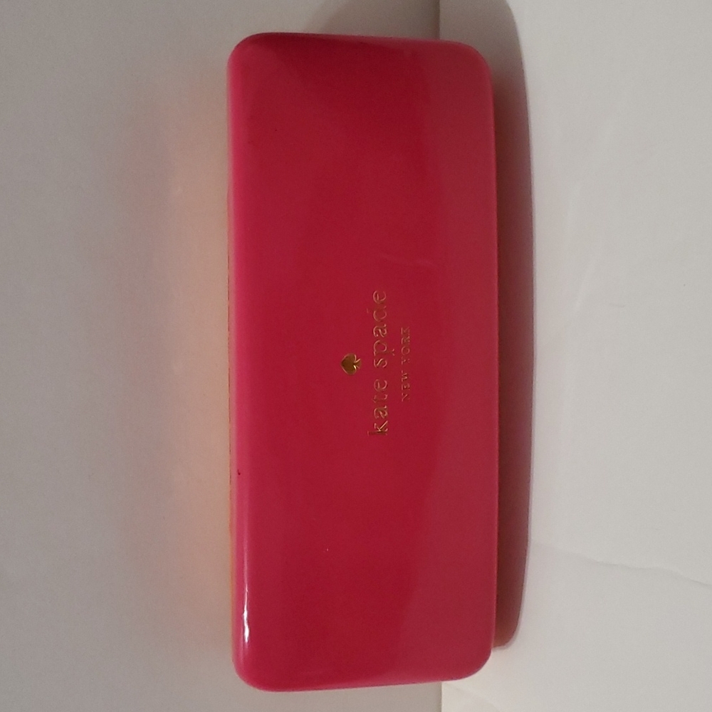 kate spade New York Eyeglass Holder